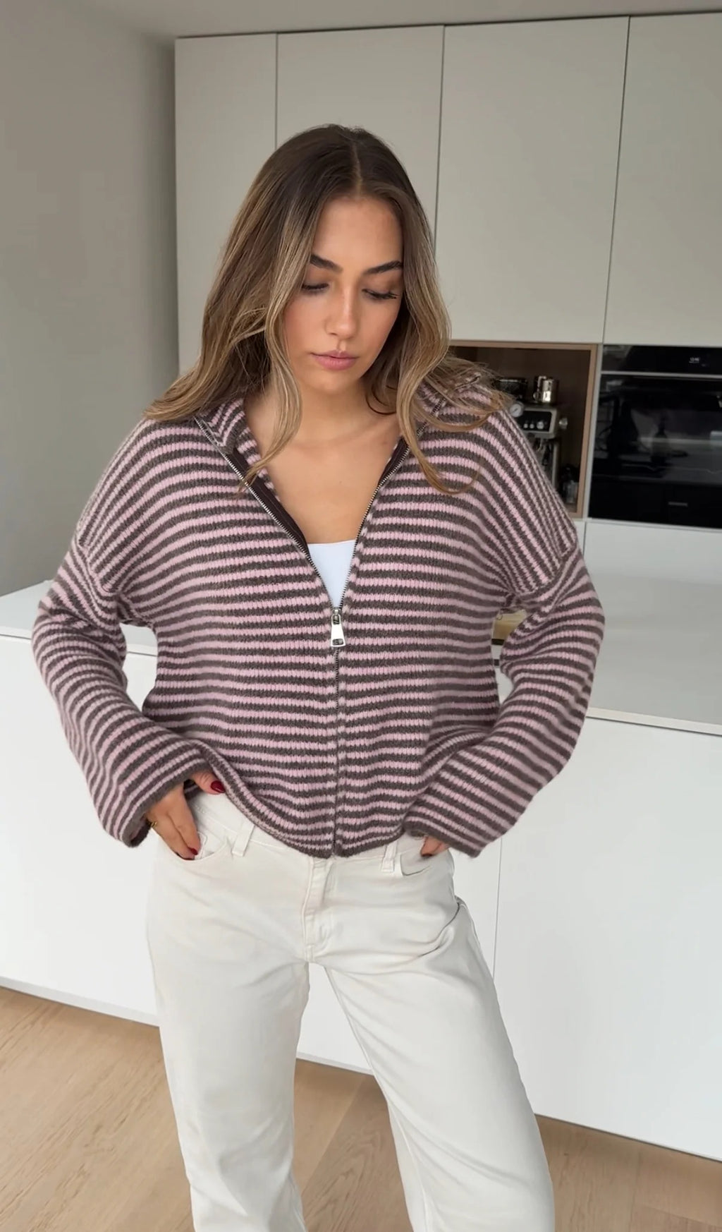 Jersey berry de punto a rayas con cremallera